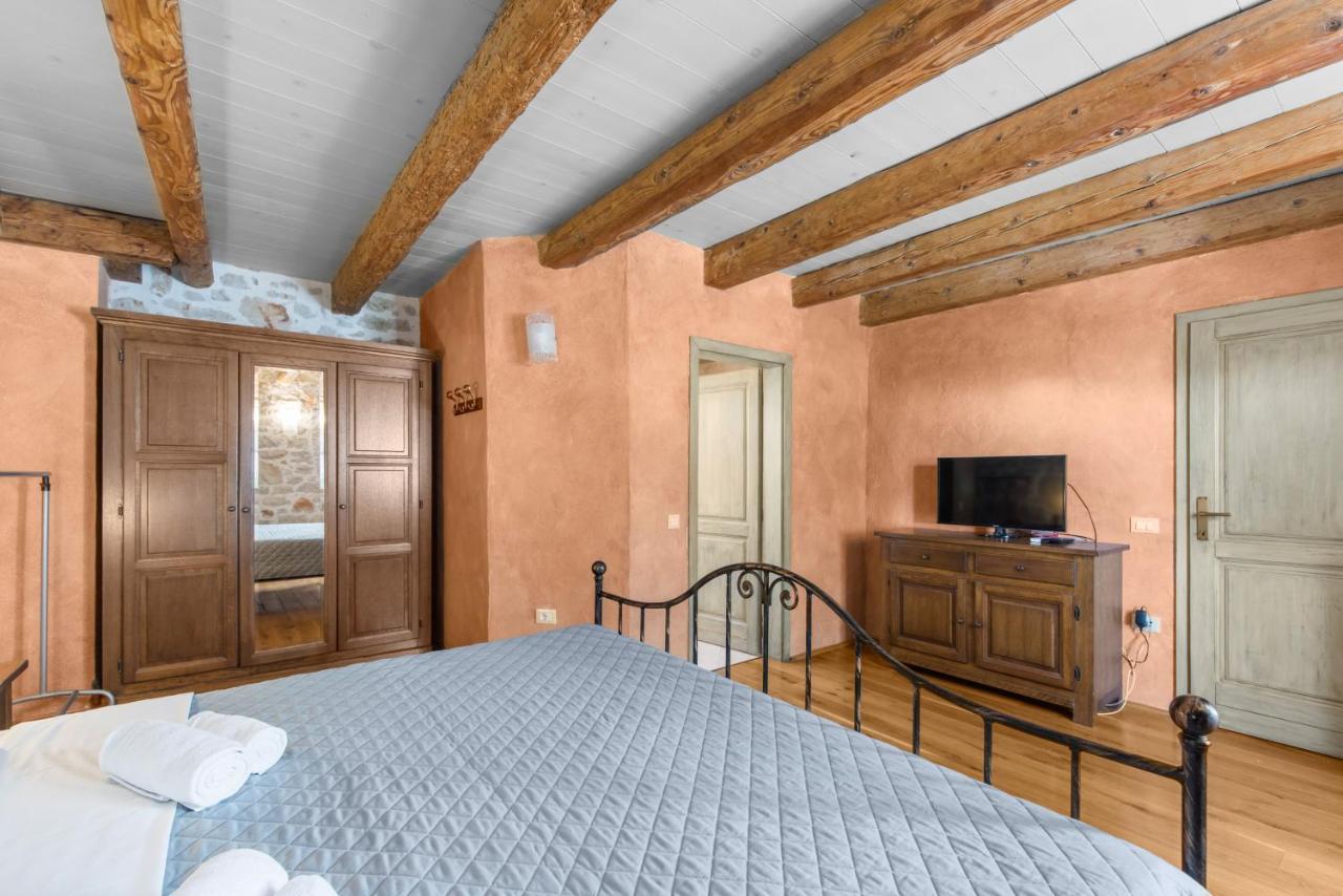 Villa Antonci-18, Pool, 3 Houses, Jacuzzi, Private Territory Antonci  Exterior foto